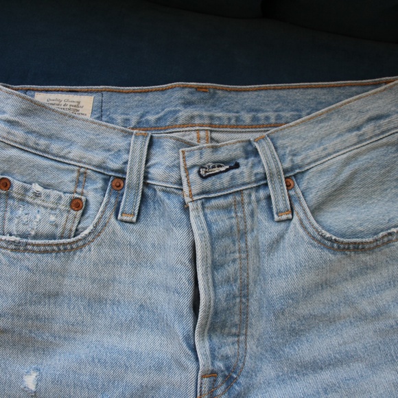 Levi's Bermuda Shorts; Raw Hem; 25W; Never Worn - Picture 8 of 10
